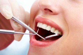 Implanty, chirurgia stomatologiczna - Hajar Bahri Dentiko Gabinet Dentystyczny Warszawa