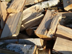 Drewno Kominkowe - Skład Opału Rąbień