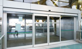 montaż automatyki drzwiowej Ełk Olsztyn Białystok Warszawa Gdańsk - PPHU Sarmar s.c. Mołdzie