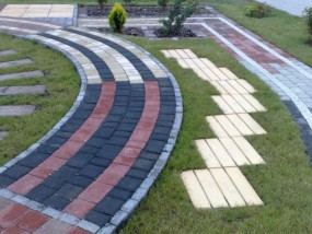 Układanie kostki brukowej - Usługi budowlano brukarskie Ross Gdańsk