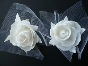 Komunia - różyczka - Firma Handlowa  Klips  - ozdoby do włosów, biżuteria sztuczna Gdynia