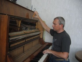 Strojenie i naprawa pianin i fortepianów - Warachowski Leszek - Naprawa, strojenie pianin i fortepianów Szczecin