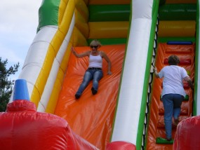 Plac zabaw dla dzieci - trampolina, dmuchańce - Rodzinny Park Rozrywki - Park Owadów OWADOGIGANT Lubnica