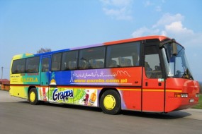 transport osób autobusem marki Neoplan - Biuro turystyczno przewozowe Gazela wynajem autokarów Ustroń
