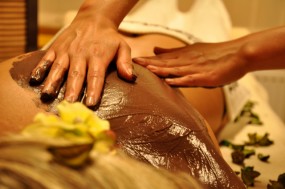 Kalifornijski masaż czekoladą - Re-vita Gabinet Masażu, Fizykoterapii, Kosmetyki i Odnowy Biologicznej Suwałki