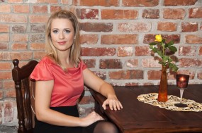 Makijaż dla blondynki z niebieskimi oczami - Gabinet kosmetyczny.Studio Urody i Odnowy Biologicznej Lidia Gwóźdź Nakło nad Notecią