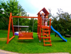 Plac zabaw z domkiem - MAR-DREW - Producent Architektury Ogrodowej Korczyna