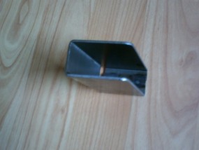 UCHWYT PODTRZYMUJĄCY DESKĘ NA STELAŻU. - Skrzynie ładunkowe - naprawa nadwozi - zabudowy nadwozi - burty aluminiowe - części do nadwozi Ćwiklice