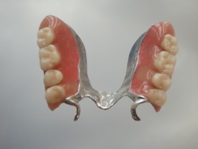 protetyka i ortodoncja - Czar-Dent - Sierzputowski C. Częstochowa