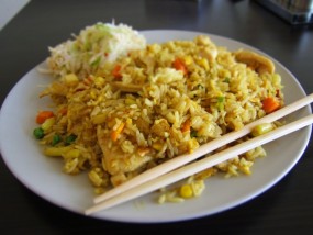 Ryż smażony z kurczakiem,wieprzowiną lub wołowiną - Bar Leeba-Sajgon Mińsk Mazowiecki