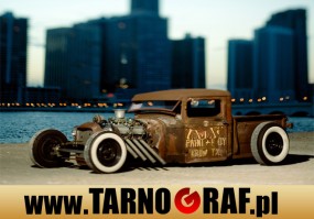 Fototapeta na wymiar - P.H.U. TARNOGRAF - Fabryka Reklamy Tarnobrzeg