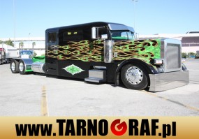 Fototapeta na wymiar - P.H.U. TARNOGRAF - Fabryka Reklamy Tarnobrzeg