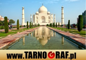 Fototapeta na wymiar - P.H.U. TARNOGRAF - Fabryka Reklamy Tarnobrzeg