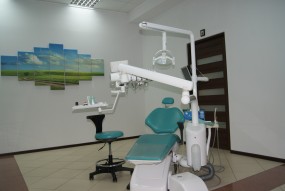 stomatologia zachowawcza, chirurgiczna. Protetyka stomatologiczna - Dr. Estetics Andriy Popereka Mława