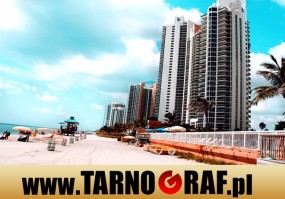 Fototapeta na wymiar - P.H.U. TARNOGRAF - Fabryka Reklamy Tarnobrzeg