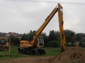 Usługi maszynami budowlanymi -  Markpol  Firma Transportowo-Handlowa Marek Rożkowicz Tymowa