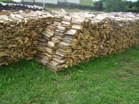 Drewno kominkowe - Firma Handlowo-Usługowa  ISKIERKA  Nowe Bystre