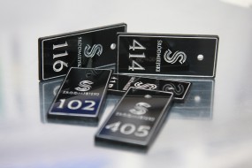 Zajmujemy się kompleksową reklamą zewnętrzną i wewnętrzną. - Firma REDKOT STUDIO Sp. z o.o. Zielona Góra