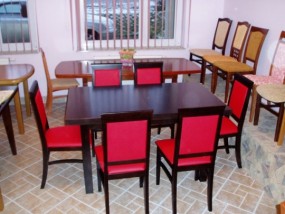 Stół oraz krzesła - Fabryka Stołów i Krzeseł JAKER Krzemienica