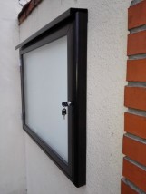 Gablota zewnętrzna z daszkiem - EXPODESIGN Puszczykowo