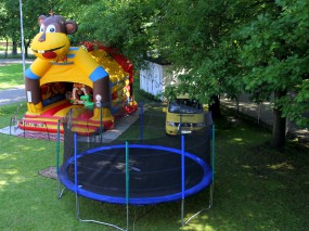 trampolina karuzela wynajem - Stegenka Piotr Usługi Rozrywkowe Guzów