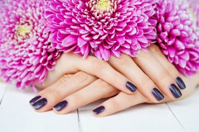 manicure hybrydowy - LUX ZONA Września