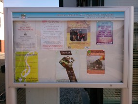 Gablota wolnostojąca aluminiowa anodowana - EXPODESIGN Puszczykowo