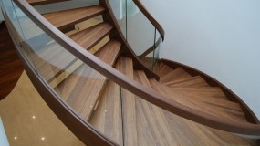 Balustrady szklane Korczyna - INVESTLAND Sp. z o.o.