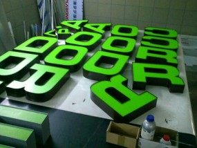 Podświetlane litery 3D - Pracownia reklamy LogArt Duchnice