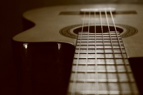 Nauka gry na gitarze elektrycznej i akustycznej - Agencja Artystyczno-Szkoleniowa NUTABENE Łódź