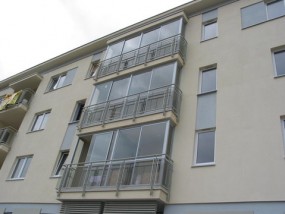 zabudowa balkonu i tarasów - AVIS - Zabudowy Balkonów, okna Przesuwane Pszczółki