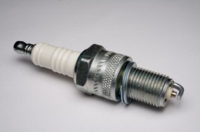 Świeca zapłonowa - F.H. BŁYSKAWICA Chorzów