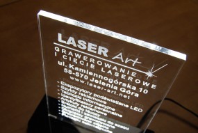 Ekspozytor podświetlany LED - Grawerowanie mechaniczne i laserowe CNC Jelenia Góra