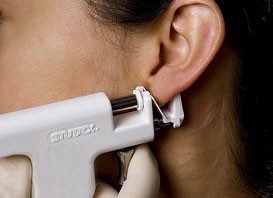 przekłucie uszu - BEAUTYCAMP Sosnowiec