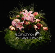 Wieniec pogrzebowy rzymski z przypinką - Marki - Florystyka Pogrzebowa - Kwiaty Mazowsze Warszawa