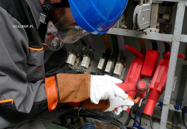 Zestaw Elektroizolacyjny Dla Elektryka Do 1000V E 6 Dystrybucja REAL Zestaw Elektroizolacyjny Dla Elektryka Do 1000V E 6 Dystrybucja REAL
