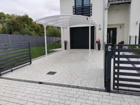 nowoczesna stalowa wiata samochodowa poliwęglan ocynk na wymiar montaż - Wojtdach Zadaszenia Tarasów Balkonów Wiaty Samochodowe Garażowe Daszki nad Dr