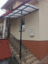 zadaszenie schodów zewnętrznych z poliwęglanu na wymiar montaż Polska - Wojtdach Zadaszenia Tarasów Balkonów Wiaty Samochodowe Garażowe Daszki nad Drz