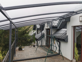 nowoczesne zadaszenie stalowe z poliwęglanu na wymiar z montażem ocynk - Wojtdach Zadaszenia Tarasów Balkonów Wiaty Samochodowe Garażowe Daszki nad Dr