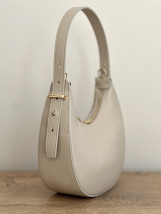 Torebka skórzana kremowa półksiężyc MOON - Cellini Anastasiya Bezborodova Piaseczno