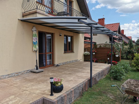 nowoczesne zadaszenie stalowe z poliwęglanu pomorskie z montażem - Wojtdach Zadaszenia Tarasów Balkonów Wiaty Samochodowe Garażowe Daszki nad Drzwi Wa