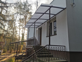 nowoczesne zadaszenie stalowe z poliwęglanu na wymiar z montażem ocynk - Wojtdach Zadaszenia Tarasów Balkonów Wiaty Samochodowe Garażowe Daszki nad Dr