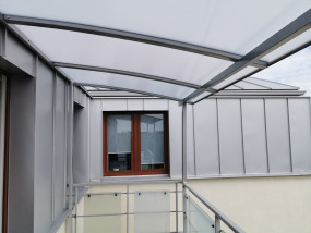 zadaszenie balkonu - Wojtdach Zadaszenia Tarasów Balkonów Wiaty Samochodowe Garażowe Daszki nad Drzwi Warszawa
