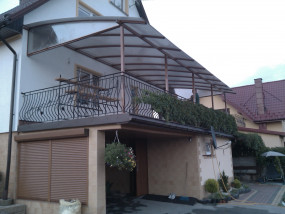 nowoczesne zadaszenie stalowe z poliwęglanu na wymiar z montażem ocynk - Wojtdach Zadaszenia Tarasów Balkonów Wiaty Samochodowe Garażowe Daszki nad Dr