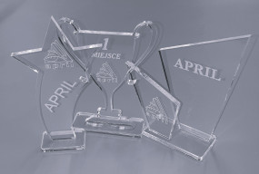 Statuetki - April - Projektowanie i produkcja art. reklamowych POS i Tombstone Warszawa