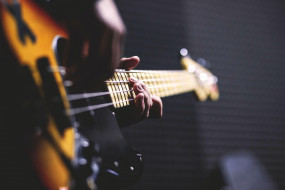 Nauka gry na gitarze basowej - Yamaha - Szkoła Muzyczna Elbląg
