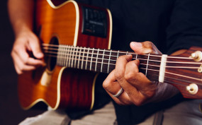 Nauka gry  na gitarze klasycznej - Yamaha - Szkoła Muzyczna Elbląg