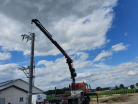 sługi minikoparką oraz podnośnikami koszowymi - Zakład Usługowy  Elektroinstal  Marian Przybylski Ostrów Wielkopolski